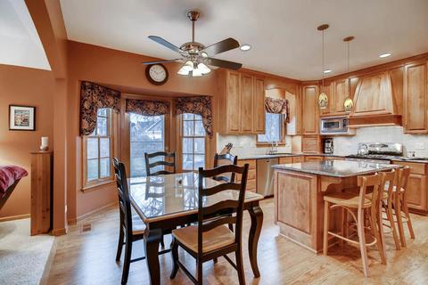128 Hawkins Cir, Wheaton, IL 60189 photo 13