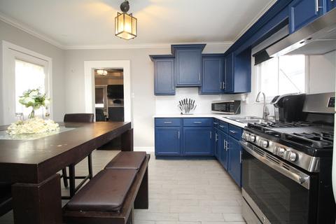 411 Franklin Blvd, Elgin, IL 60120 photo 4