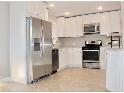 541 W Division St, Itasca, IL 60143 photo 3