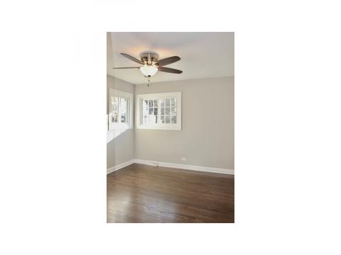 541 W Division St, Itasca, IL 60143 photo 4