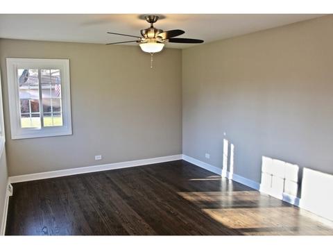 541 W Division St, Itasca, IL 60143 photo 2