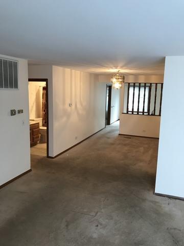 968 E Castlewood Ln, Bartlett, IL 60103 photo 2