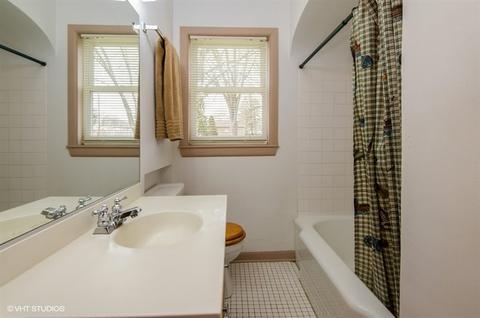 520 Wilcox Ave, Elgin, IL 60123 photo 7