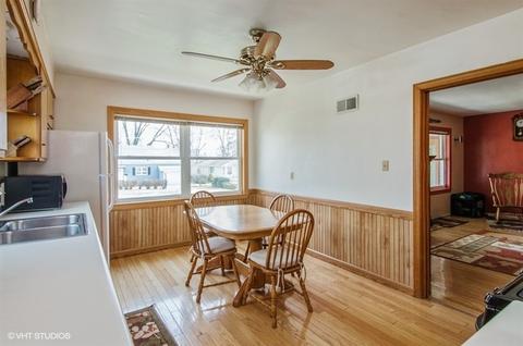 520 Wilcox Ave, Elgin, IL 60123 photo 4