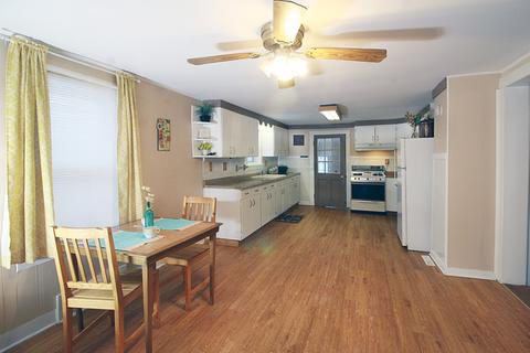 200 S 1st St, Elburn, IL 60119 photo 4