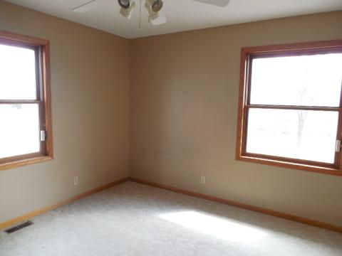 915 E Roxanna Cir, Kankakee, IL 60901 photo 12