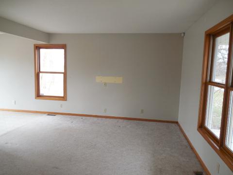915 E Roxanna Cir, Kankakee, IL 60901 photo 3