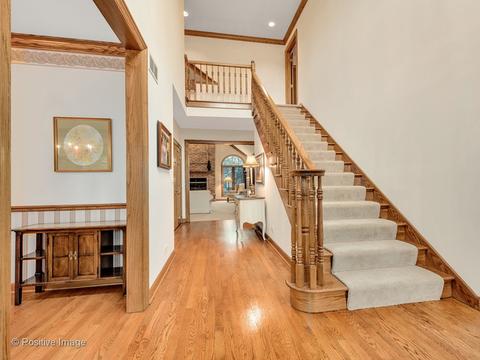 31 Lancaster Ct, Burr Ridge, IL 60527 photo 3