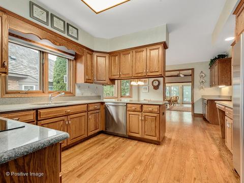 31 Lancaster Ct, Burr Ridge, IL 60527 photo 13