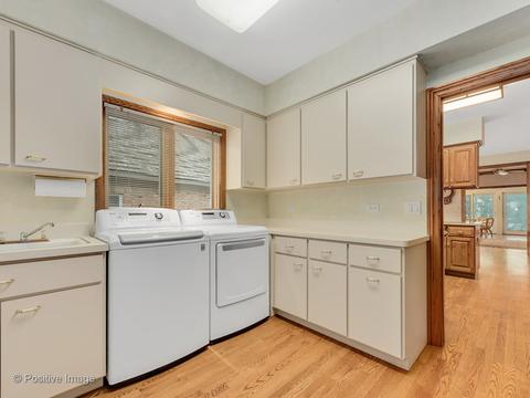 31 Lancaster Ct, Burr Ridge, IL 60527 photo 17