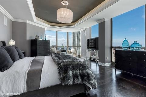 21 E Huron St #3205, Chicago, IL 60611 photo 11