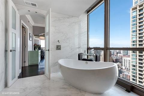 21 E Huron St #3205, Chicago, IL 60611 photo 13