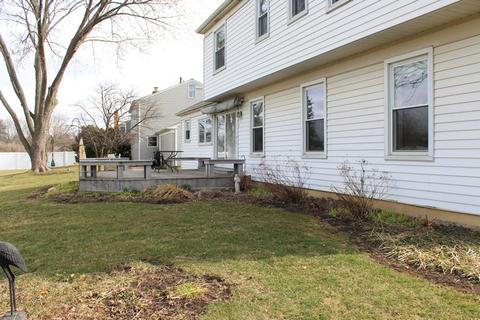 374 Hillside Dr, Roselle, IL 60172 photo 12