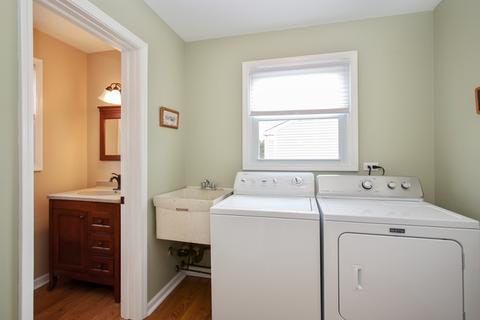 374 Hillside Dr, Roselle, IL 60172 photo 9