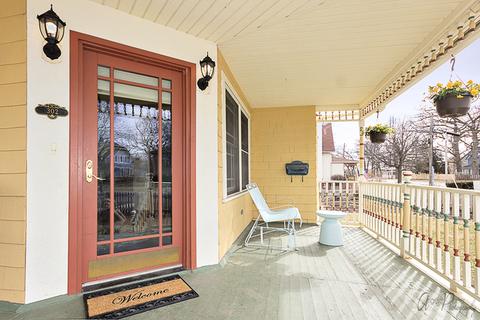 302 Park Ave, Grayslake, IL 60030 photo 2