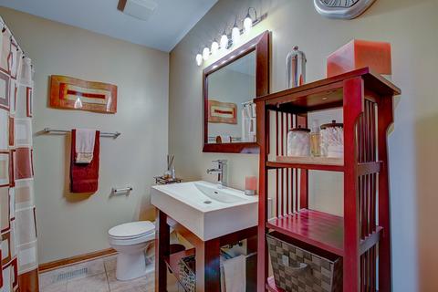 2002 Anthony Ln, Mchenry, IL 60051 photo 21