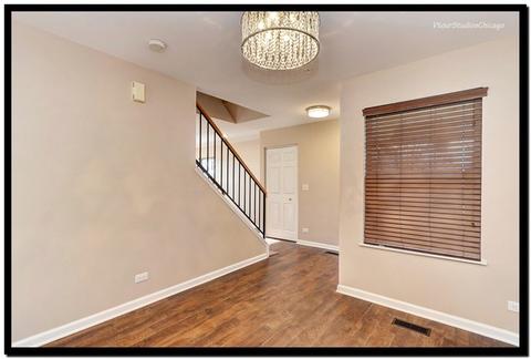 2401 Dickens Dr, Aurora, IL 60503 photo 6