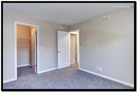 2401 Dickens Dr, Aurora, IL 60503 photo 15
