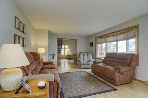 16249 S George Ct, Plainfield, IL 60586 photo 2