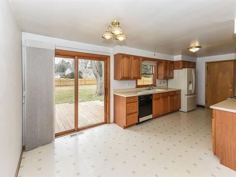 914 Scott Dr, Elgin, IL 60123 photo 9