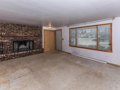 914 Scott Dr, Elgin, IL 60123 photo 4