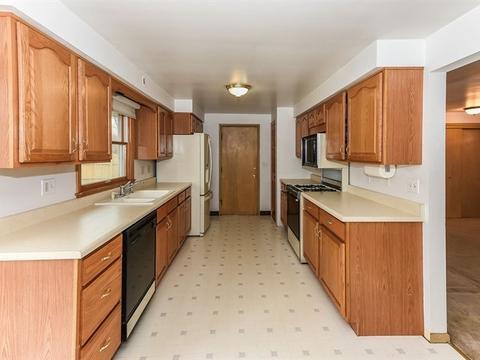 914 Scott Dr, Elgin, IL 60123 photo 6