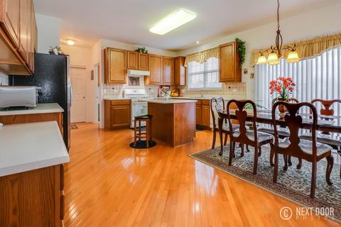 1019 Biltmore Dr, Elgin, IL 60120 photo 9