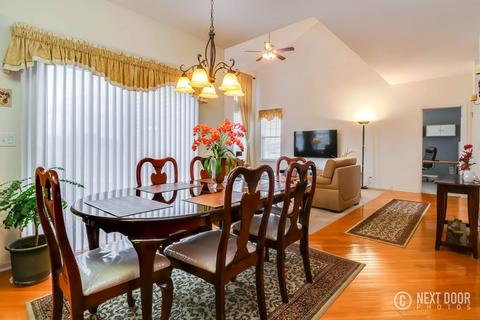 1019 Biltmore Dr, Elgin, IL 60120 photo 13