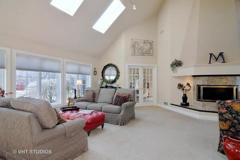 2561 Sutton Ln, Aurora, IL 60502 photo 4