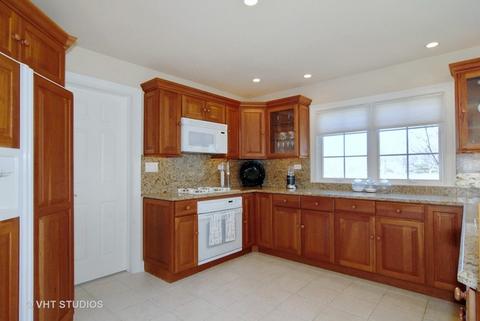 2561 Sutton Ln, Aurora, IL 60502 photo 8