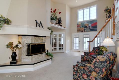 2561 Sutton Ln, Aurora, IL 60502 photo 3