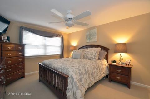 3346 Maple Leaf Dr, Glenview, IL 60026 photo 9