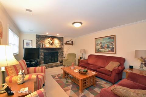 3346 Maple Leaf Dr, Glenview, IL 60026 photo 7