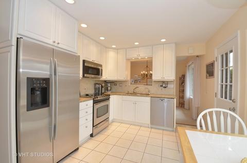 3346 Maple Leaf Dr, Glenview, IL 60026 photo 4