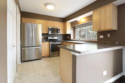 243 Half Moon Cir, Aurora, IL 60504 photo 7