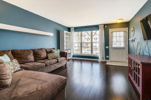 243 Half Moon Cir, Aurora, IL 60504 photo 4