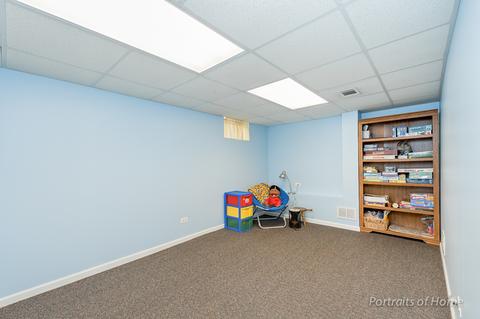 910 N Cross St, Wheaton, IL 60187 photo 13