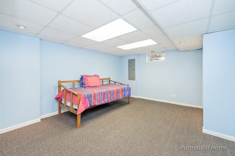 910 N Cross St, Wheaton, IL 60187 photo 12