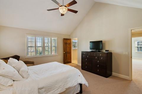 2203 Embden Ln, Wheaton, IL 60189 photo 13