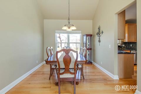 39 W162 E Mallory Dr, Geneva, IL 60134 photo 6