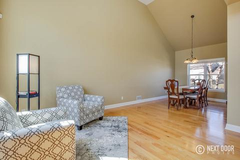 39 W162 E Mallory Dr, Geneva, IL 60134 photo 4