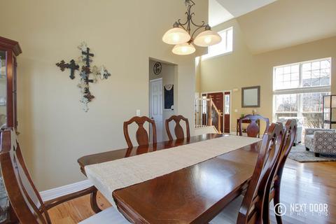 39 W162 E Mallory Dr, Geneva, IL 60134 photo 8