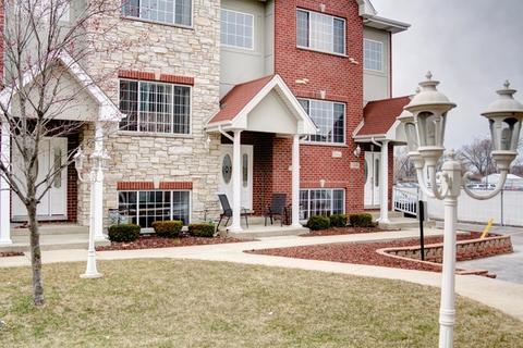 7244 W 83rd St, Bridgeview, IL 60455 photo 4