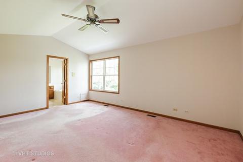 435 Ginger Ln, Elgin, IL 60120 photo 12
