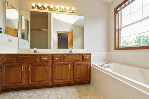 435 Ginger Ln, Elgin, IL 60120 photo 13