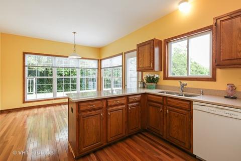 435 Ginger Ln, Elgin, IL 60120 photo 5