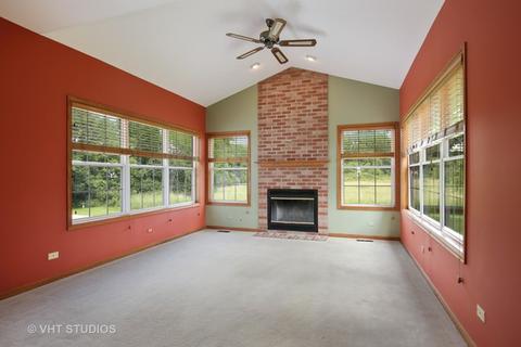435 Ginger Ln, Elgin, IL 60120 photo 9