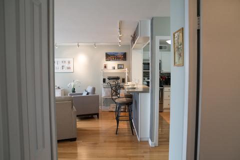 33 E Cedar St #18C, Chicago, IL 60611 photo 7