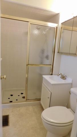 686 Illinois Blvd, Hoffman Estates, IL 60169 photo 12