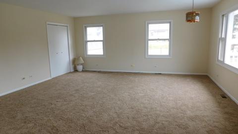 686 Illinois Blvd, Hoffman Estates, IL 60169 photo 14